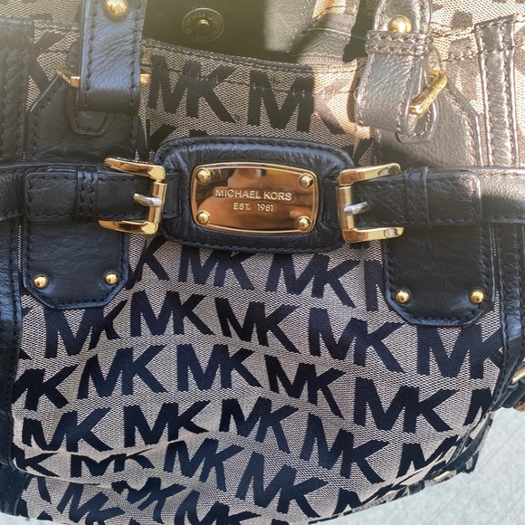 Michael Kors Purse - Picture 2 of 6